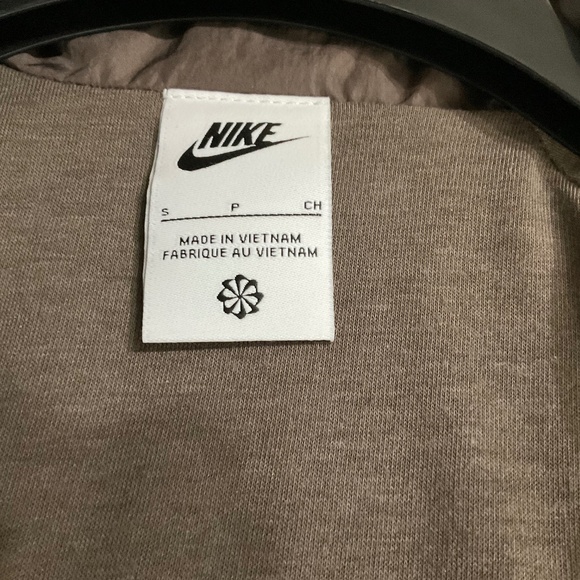 Nike Windjammer Jacket and Pants - Picture 5 of 6